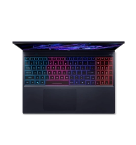Design gamer com teclado RGB retroiluminado