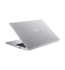 Parte traseira superior do notebook Acer Aspire 5 prata.